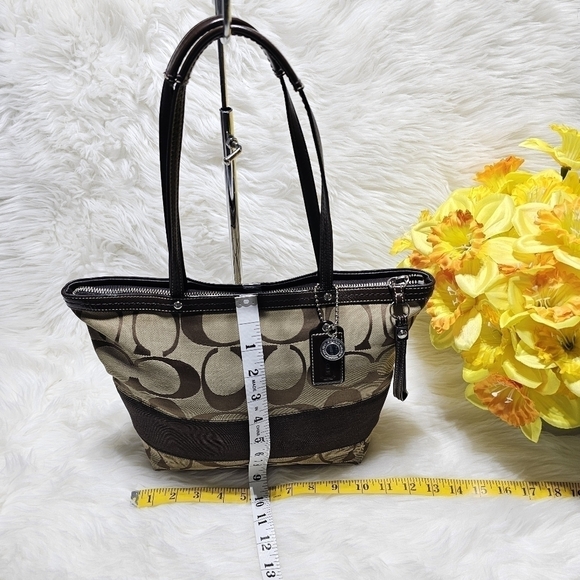 Coach Signature Tote brown/tan color - Picture 4 of 12